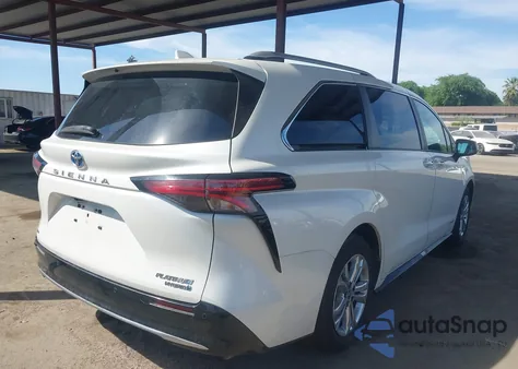 2021 Toyota Sienna Platinum z USA, uszkodzony, nr VIN 5TDESKFC5MS002892